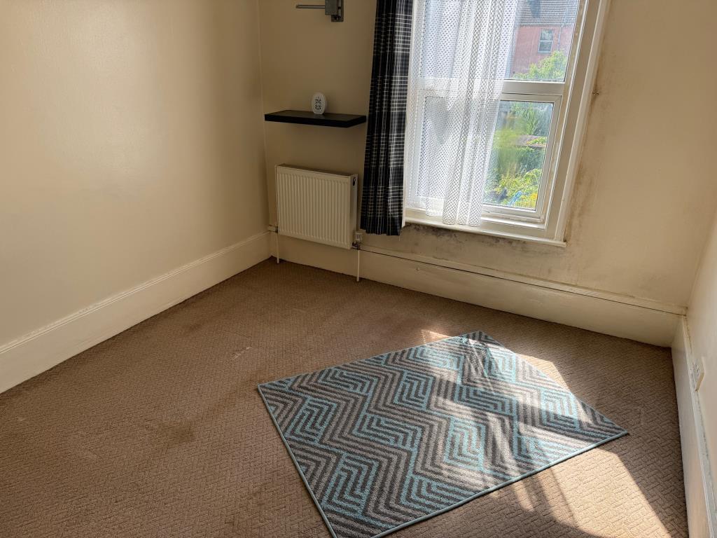 Lot: 48 - TWO-BEDROOM TERRACE HOUSE FOR IMPROVEMENT - Bedroom 1
